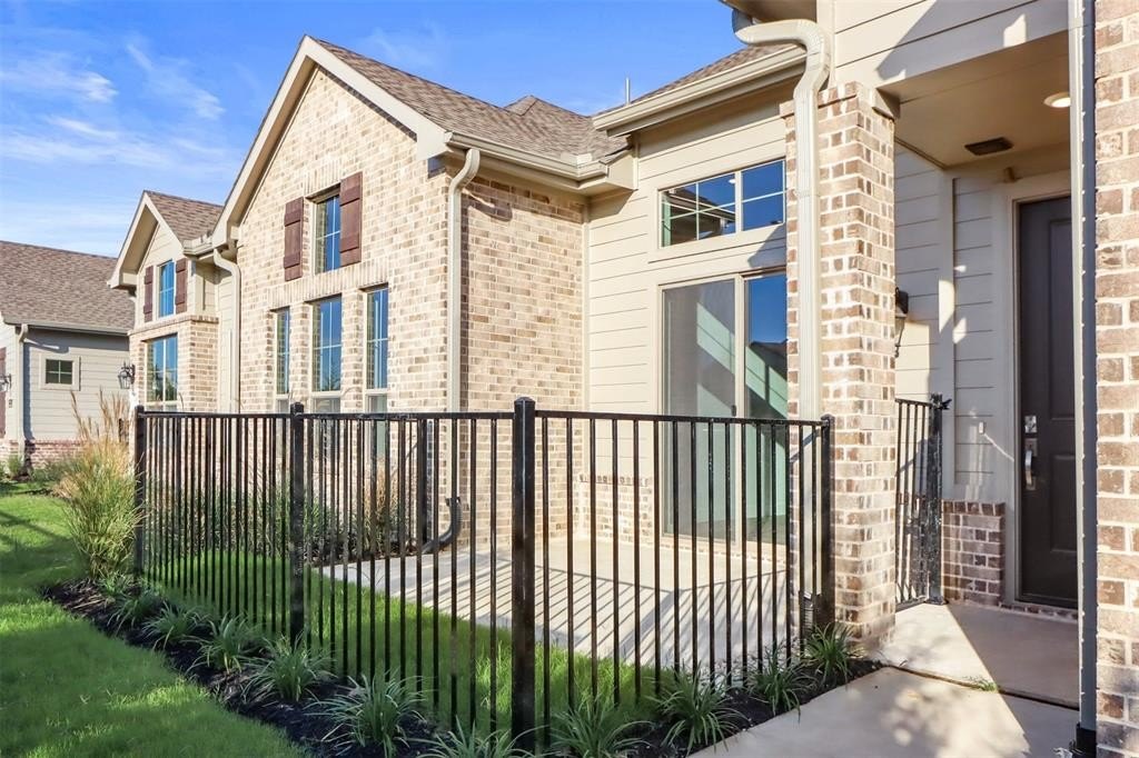 2617 St Helena Lane, Grand Prairie, TX 75054, 2 Habitaciones Habitaciones , ,2 BañosBaños,Residential,En Venta,2617 St Helena Lane,0,20667612