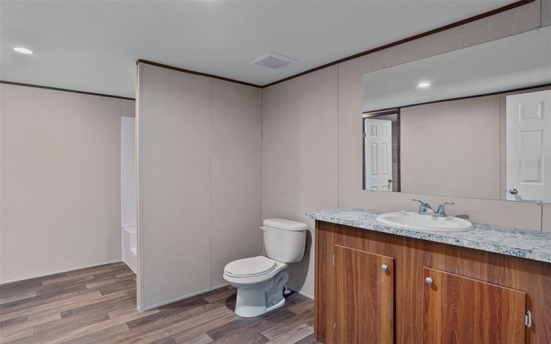 210 S Cloverleaf Drive, Haughton, LA 71037, 5 Bedrooms Bedrooms, ,3 BathroomsBathrooms,Residential,For Sale,210 S Cloverleaf Drive,0,21193494