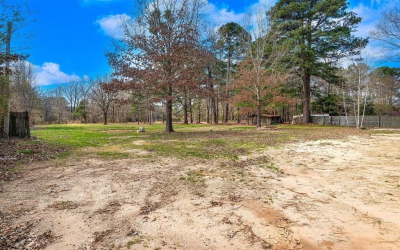 210 S Cloverleaf Drive, Haughton, LA 71037, 5 Bedrooms Bedrooms, ,3 BathroomsBathrooms,Residential,For Sale,210 S Cloverleaf Drive,0,21193494