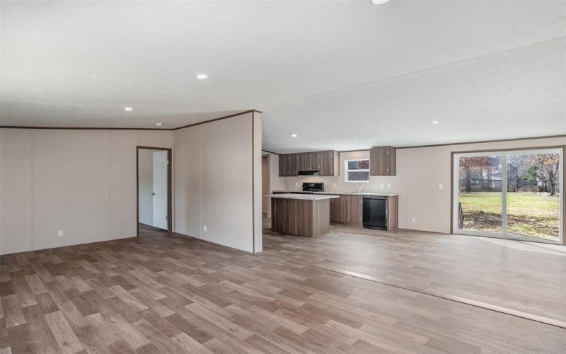 210 S Cloverleaf Drive, Haughton, LA 71037, 5 Bedrooms Bedrooms, ,3 BathroomsBathrooms,Residential,For Sale,210 S Cloverleaf Drive,0,21193494