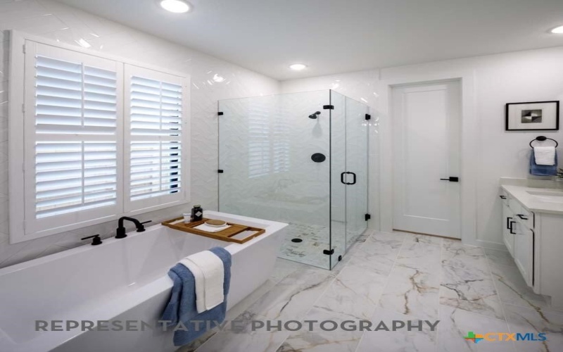 9612 Golden Lion Drive, Austin, TX 78744, 4 Bedrooms Bedrooms, ,5 BathroomsBathrooms,Residential,For Sale,9612 Golden Lion Drive,0,605634