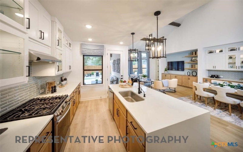 9612 Golden Lion Drive, Austin, TX 78744, 4 Bedrooms Bedrooms, ,5 BathroomsBathrooms,Residential,For Sale,9612 Golden Lion Drive,0,605634