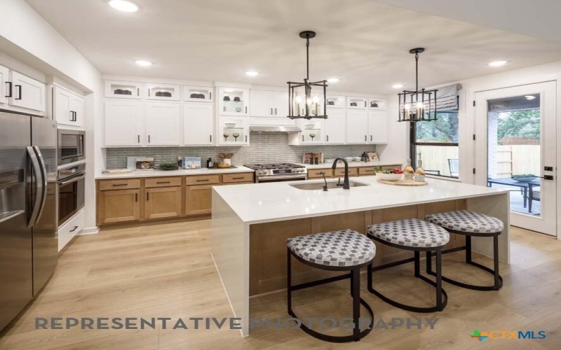 9612 Golden Lion Drive, Austin, TX 78744, 4 Bedrooms Bedrooms, ,5 BathroomsBathrooms,Residential,For Sale,9612 Golden Lion Drive,0,605634