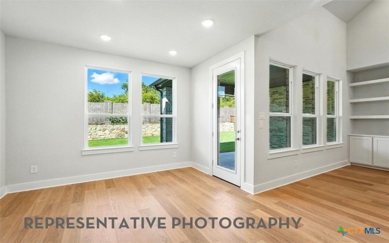 9301 Breeze Hill Drive, Austin, TX 78744, 4 Bedrooms Bedrooms, ,5 BathroomsBathrooms,Residential,For Sale,9301 Breeze Hill Drive,0,605641