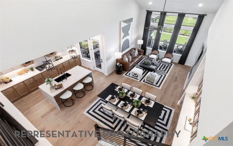 9305 Breeze Hill Drive, Austin, TX 78744, 4 Habitaciones Habitaciones , ,5 BañosBaños,Residential,En Venta,9305 Breeze Hill Drive,0,605644