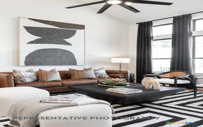 9305 Breeze Hill Drive, Austin, TX 78744, 4 Habitaciones Habitaciones , ,5 BañosBaños,Residential,En Venta,9305 Breeze Hill Drive,0,605644