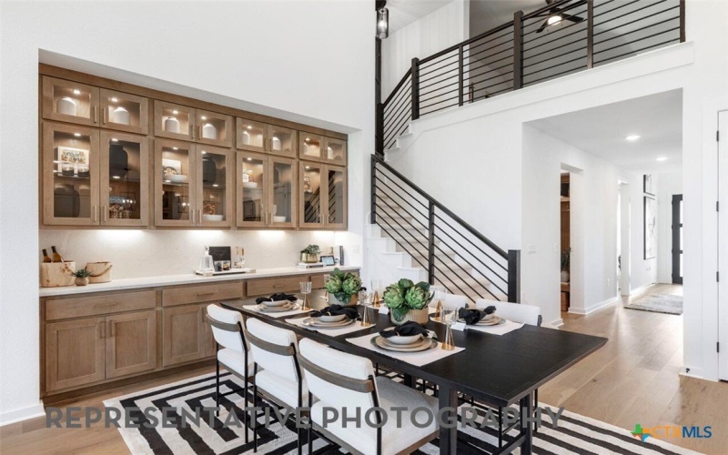 9305 Breeze Hill Drive, Austin, TX 78744, 4 Habitaciones Habitaciones , ,5 BañosBaños,Residential,En Venta,9305 Breeze Hill Drive,0,605644