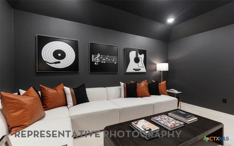 9305 Breeze Hill Drive, Austin, TX 78744, 4 Habitaciones Habitaciones , ,5 BañosBaños,Residential,En Venta,9305 Breeze Hill Drive,0,605644