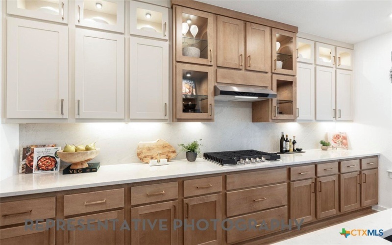 9305 Breeze Hill Drive, Austin, TX 78744, 4 Habitaciones Habitaciones , ,5 BañosBaños,Residential,En Venta,9305 Breeze Hill Drive,0,605644