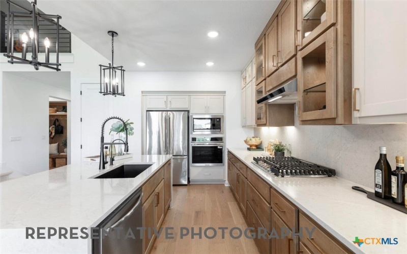 9305 Breeze Hill Drive, Austin, TX 78744, 4 Habitaciones Habitaciones , ,5 BañosBaños,Residential,En Venta,9305 Breeze Hill Drive,0,605644