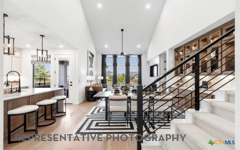 9305 Breeze Hill Drive, Austin, TX 78744, 4 Habitaciones Habitaciones , ,5 BañosBaños,Residential,En Venta,9305 Breeze Hill Drive,0,605644