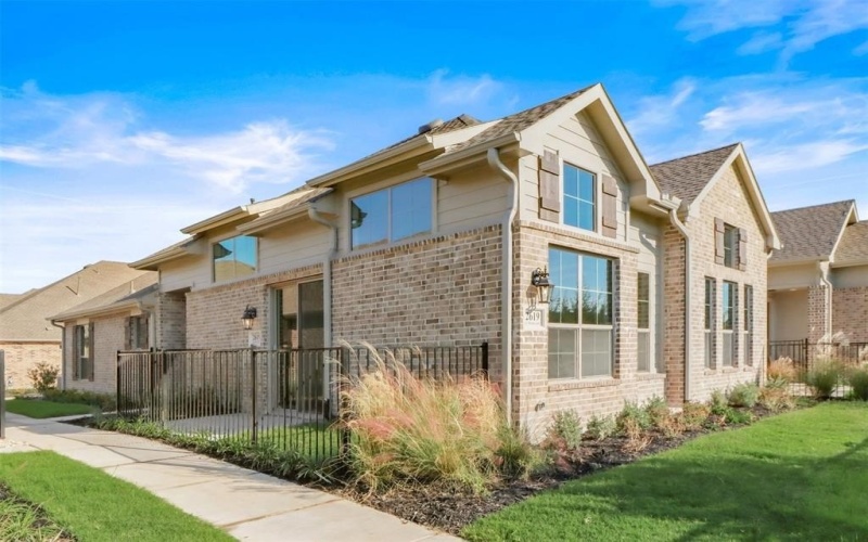 2619 St Helena Lane, Grand Prairie, TX 75054, 2 Habitaciones Habitaciones , ,2 BañosBaños,Residential,En Venta,2619 St Helena Lane,0,20667631