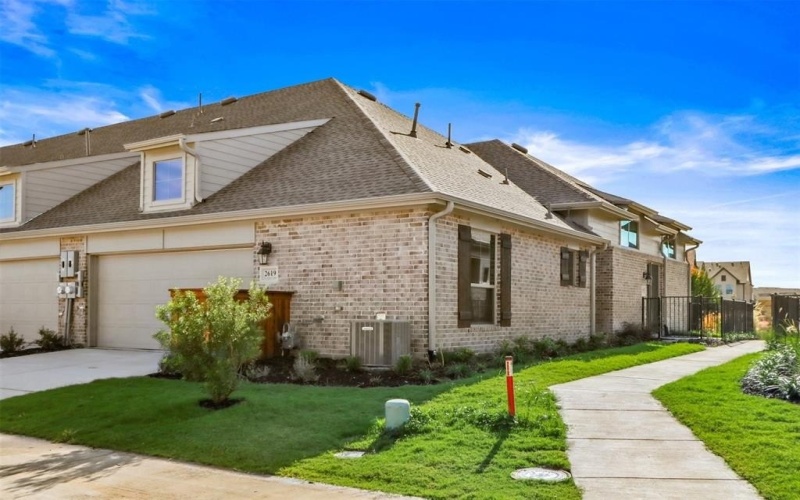 2619 St Helena Lane, Grand Prairie, TX 75054, 2 Habitaciones Habitaciones , ,2 BañosBaños,Residential,En Venta,2619 St Helena Lane,0,20667631