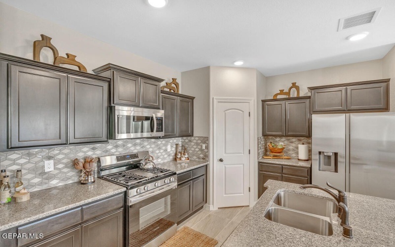 3853 Belief Lane, El Paso, TX 79928, 4 Bedrooms Bedrooms, ,2 BathroomsBathrooms,Residential,For Sale,3853 Belief Lane,0,939080