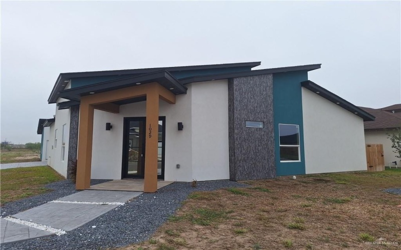 1029 W Rivera Street, Edinburg, TX 78541, 4 Habitaciones Habitaciones , ,3 BañosBaños,Residential,En Venta,1029 W Rivera Street,0,496974