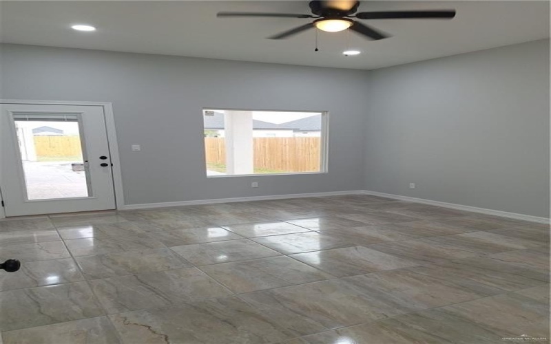 1029 W Rivera Street, Edinburg, TX 78541, 4 Habitaciones Habitaciones , ,3 BañosBaños,Residential,En Venta,1029 W Rivera Street,0,496974