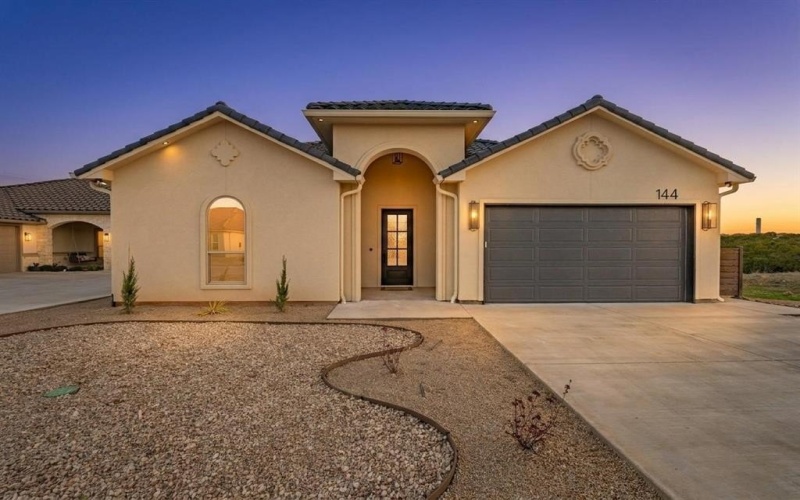 144 Valley View, Glen Rose, TX 76043, 3 Bedrooms Bedrooms, ,2 BathroomsBathrooms,Residential,For Sale,144 Valley View,0,21166845