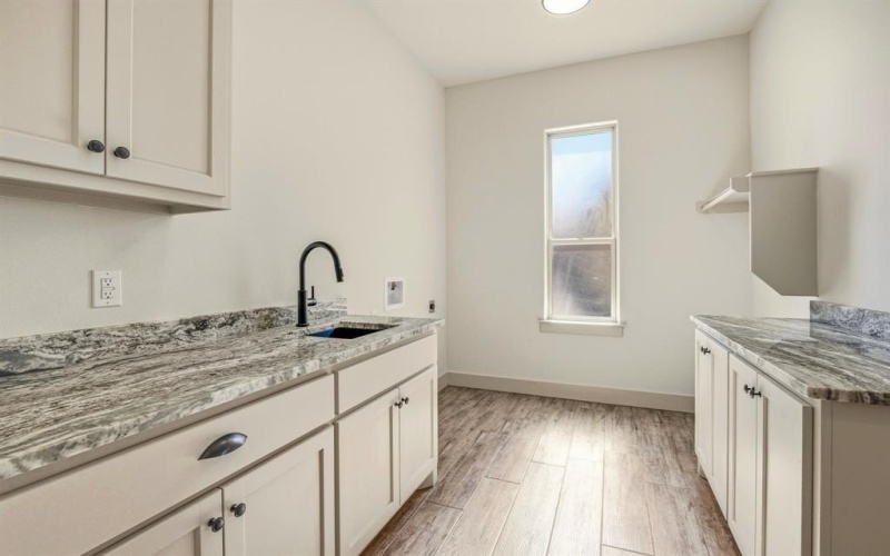 144 Valley View, Glen Rose, TX 76043, 3 Bedrooms Bedrooms, ,2 BathroomsBathrooms,Residential,For Sale,144 Valley View,0,21166845