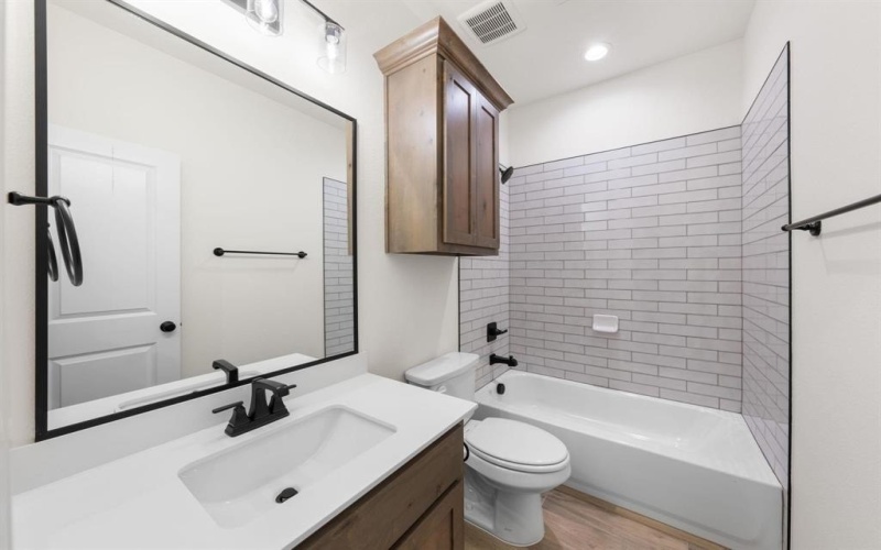 431 Paradise Ridge Drive, Waxahachie, TX 75167, 4 Bedrooms Bedrooms, ,2 BathroomsBathrooms,Residential,For Sale,431 Paradise Ridge Drive,0,21193844