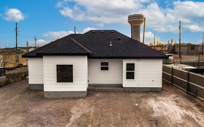 260 Park St, Eagle Pass, TX 78852, 3 Bedrooms Bedrooms, ,2 BathroomsBathrooms,Residential,For Sale,260 Park St,0,83144