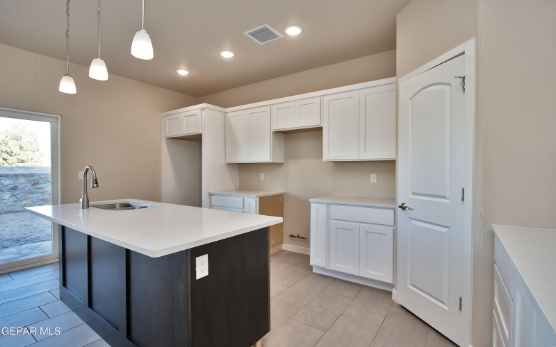 5905 Ruidoso Downs Street, El Paso, TX 79932, 4 Bedrooms Bedrooms, ,1 BathroomBathrooms,Residential,For Sale,5905 Ruidoso Downs Street,0,939123