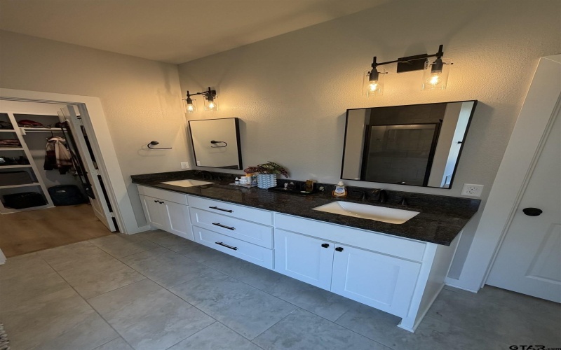 11201 COUNTY ROAD 166, Tyler, TX 75703, 3 Bedrooms Bedrooms, ,2 BathroomsBathrooms,Residential,For Sale,11201 COUNTY ROAD 166,0,26002843