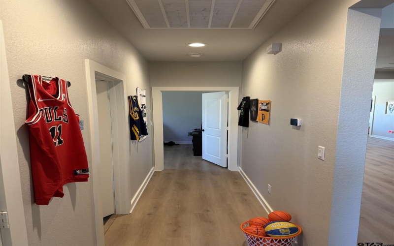 11201 COUNTY ROAD 166, Tyler, TX 75703, 3 Bedrooms Bedrooms, ,2 BathroomsBathrooms,Residential,For Sale,11201 COUNTY ROAD 166,0,26002843