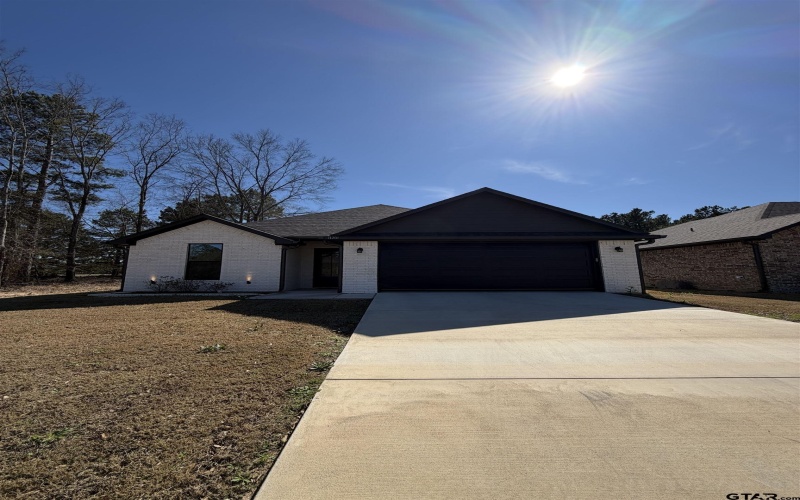 11201 COUNTY ROAD 166, Tyler, TX 75703, 3 Bedrooms Bedrooms, ,2 BathroomsBathrooms,Residential,For Sale,11201 COUNTY ROAD 166,0,26002843