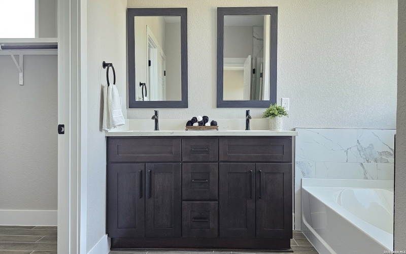 174 Pine Valley, La Vernia, TX 78121, 4 Habitaciones Habitaciones , ,3 BañosBaños,Residential,En Venta,174 Pine Valley,0,1944992