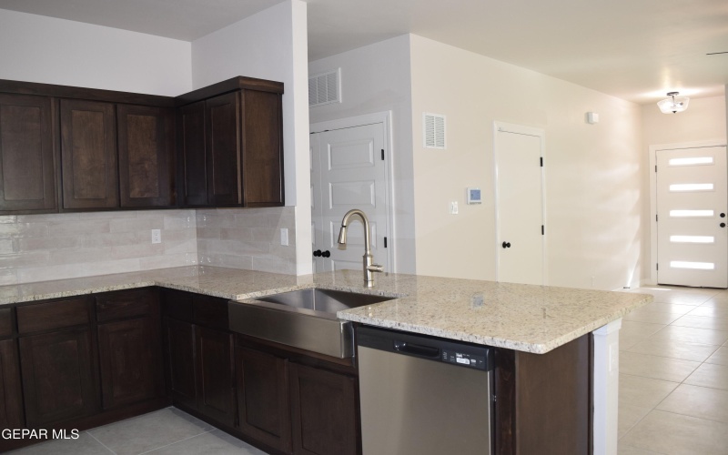 457 SAMUEL BLOUNT Court, Vinton, TX 79821, 3 Habitaciones Habitaciones , ,2 BañosBaños,Residential,En Venta,457 SAMUEL BLOUNT Court,0,939136