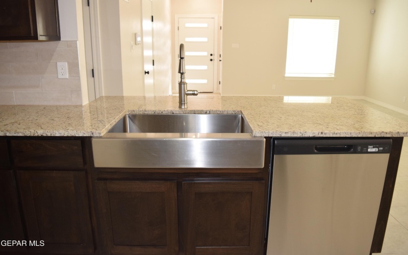 457 SAMUEL BLOUNT Court, Vinton, TX 79821, 3 Habitaciones Habitaciones , ,2 BañosBaños,Residential,En Venta,457 SAMUEL BLOUNT Court,0,939136