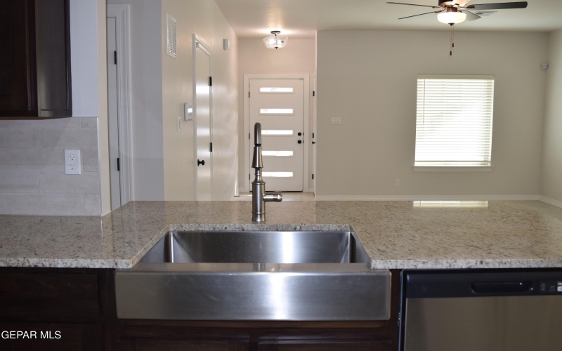 457 SAMUEL BLOUNT Court, Vinton, TX 79821, 3 Habitaciones Habitaciones , ,2 BañosBaños,Residential,En Venta,457 SAMUEL BLOUNT Court,0,939136