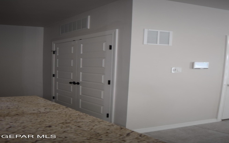 457 SAMUEL BLOUNT Court, Vinton, TX 79821, 3 Habitaciones Habitaciones , ,2 BañosBaños,Residential,En Venta,457 SAMUEL BLOUNT Court,0,939136