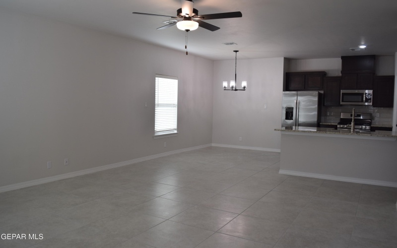 457 SAMUEL BLOUNT Court, Vinton, TX 79821, 3 Habitaciones Habitaciones , ,2 BañosBaños,Residential,En Venta,457 SAMUEL BLOUNT Court,0,939136