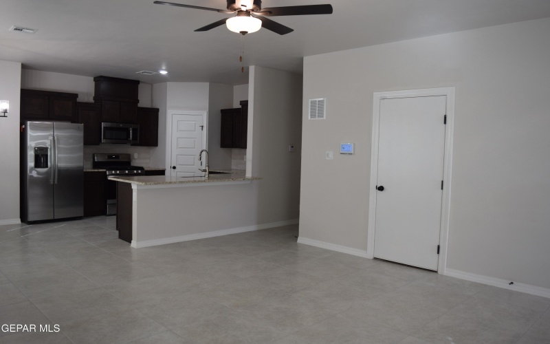 457 SAMUEL BLOUNT Court, Vinton, TX 79821, 3 Habitaciones Habitaciones , ,2 BañosBaños,Residential,En Venta,457 SAMUEL BLOUNT Court,0,939136