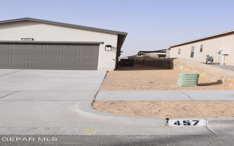 457 SAMUEL BLOUNT Court, Vinton, TX 79821, 3 Habitaciones Habitaciones , ,2 BañosBaños,Residential,En Venta,457 SAMUEL BLOUNT Court,0,939136