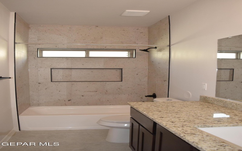 457 SAMUEL BLOUNT Court, Vinton, TX 79821, 3 Habitaciones Habitaciones , ,2 BañosBaños,Residential,En Venta,457 SAMUEL BLOUNT Court,0,939136