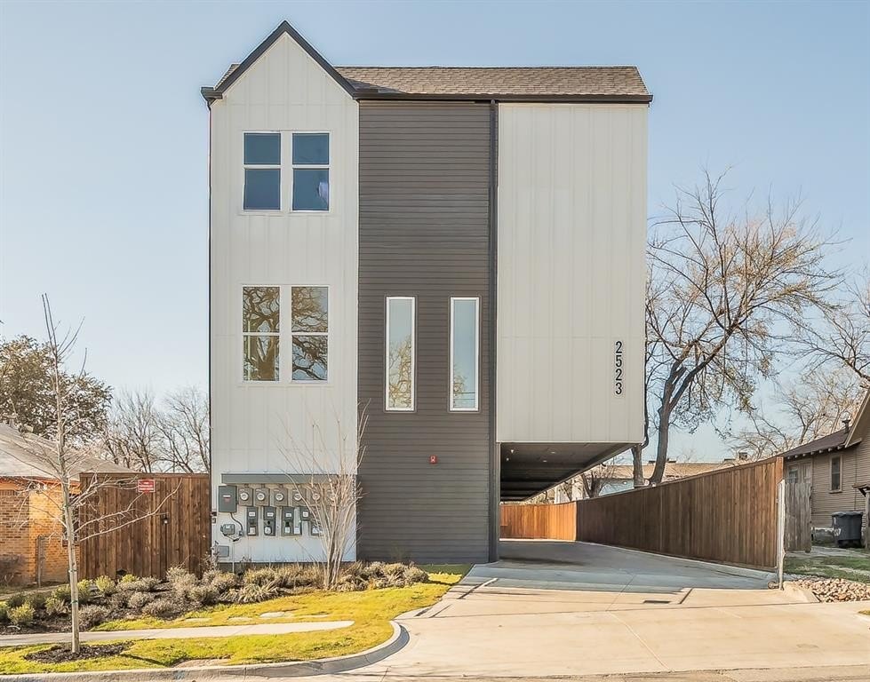 2523 Hondo Avenue #102, Dallas, TX 75219, 2 Bedrooms Bedrooms, ,2 BathroomsBathrooms,Residential,For Sale,2523 Hondo Avenue,0,21097207