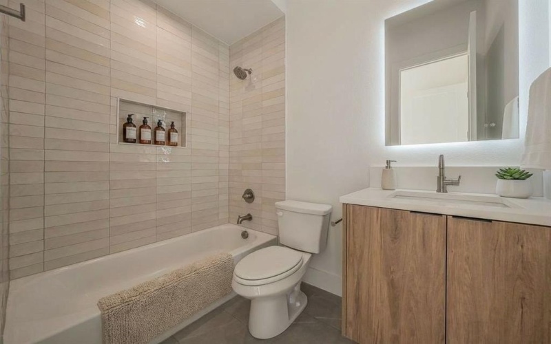 2523 Hondo Avenue #102, Dallas, TX 75219, 2 Bedrooms Bedrooms, ,2 BathroomsBathrooms,Residential,For Sale,2523 Hondo Avenue,0,21097207