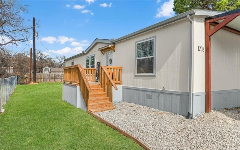 1208 Lindale Terrace, Pelican Bay, TX 76020, 3 Bedrooms Bedrooms, ,2 BathroomsBathrooms,Residential,For Sale,1208 Lindale Terrace,0,21193117