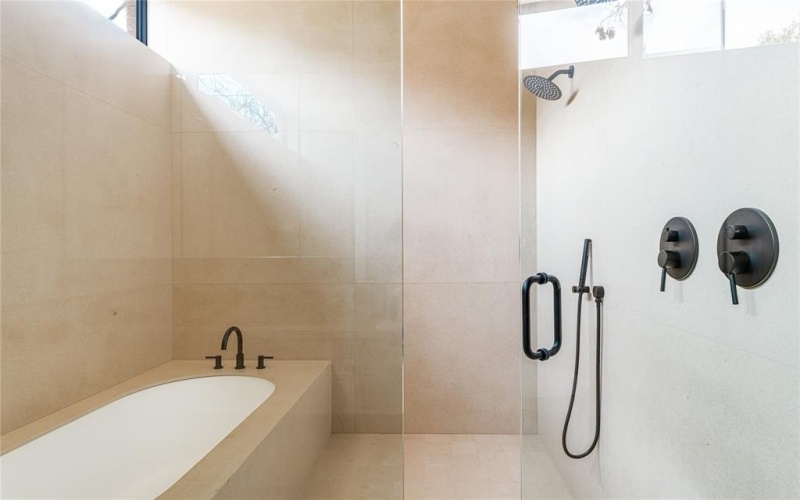 6145 Llano Avenue, Dallas, TX 75214, 5 Bedrooms Bedrooms, ,6 BathroomsBathrooms,Residential,For Sale,6145 Llano Avenue,0,21194071