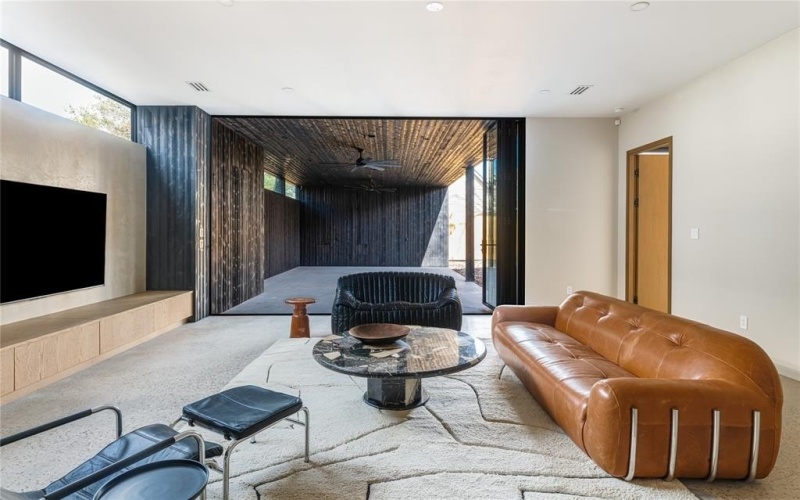 6145 Llano Avenue, Dallas, TX 75214, 5 Bedrooms Bedrooms, ,6 BathroomsBathrooms,Residential,For Sale,6145 Llano Avenue,0,21194071