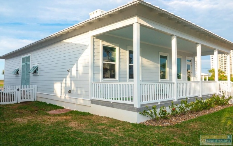 121 Marina Dr., South Padre Island, TX 78597, 3 Bedrooms Bedrooms, ,2 BathroomsBathrooms,Residential,For Sale,121 Marina Dr.,0,104944