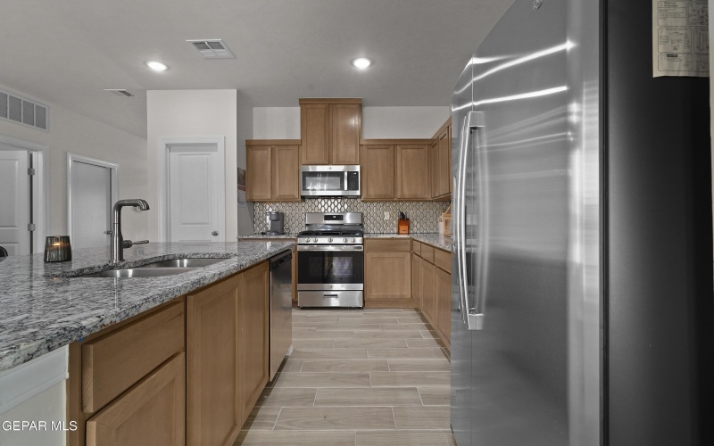 5004 ALYSSA JADE Street, El Paso, TX 79938, 4 Habitaciones Habitaciones , ,3 BañosBaños,Residential,En Venta,5004 ALYSSA JADE Street,0,938724