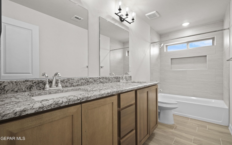 5004 ALYSSA JADE Street, El Paso, TX 79938, 4 Habitaciones Habitaciones , ,3 BañosBaños,Residential,En Venta,5004 ALYSSA JADE Street,0,938724