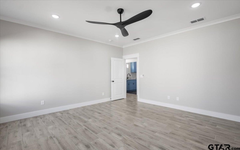 1413 N Summit, Tyler, TX 75702, 3 Bedrooms Bedrooms, ,2 BathroomsBathrooms,Residential,For Sale,1413 N Summit,0,26002881