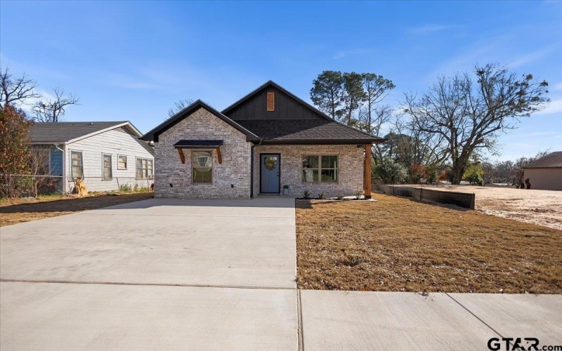 1413 N Summit, Tyler, TX 75702, 3 Bedrooms Bedrooms, ,2 BathroomsBathrooms,Residential,For Sale,1413 N Summit,0,26002881