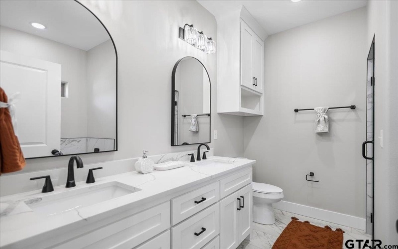 1413 N Summit, Tyler, TX 75702, 3 Bedrooms Bedrooms, ,2 BathroomsBathrooms,Residential,For Sale,1413 N Summit,0,26002881