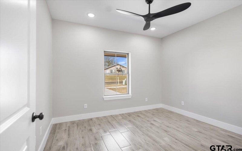 1413 N Summit, Tyler, TX 75702, 3 Bedrooms Bedrooms, ,2 BathroomsBathrooms,Residential,For Sale,1413 N Summit,0,26002881