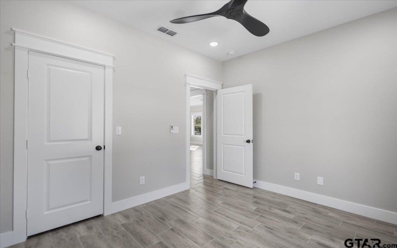 1413 N Summit, Tyler, TX 75702, 3 Bedrooms Bedrooms, ,2 BathroomsBathrooms,Residential,For Sale,1413 N Summit,0,26002881